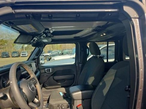 Used 2024 Jeep Wrangler Unlimited w/ LED Headlamp & Fog Lamp Group image 4