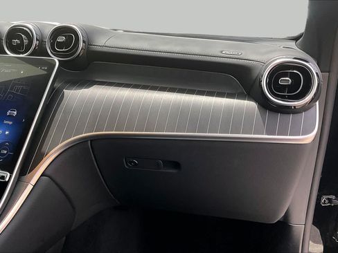 Certified 2024 Mercedes-Benz GLC 300 4MATIC image 19