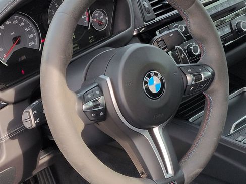 Used 2020 BMW M4 CS w/ Executive Package image 18