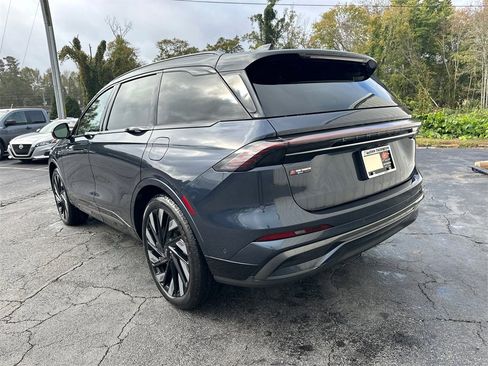 Used 2024 Lincoln Nautilus Reserve w/ Equipment Group 202A image 8