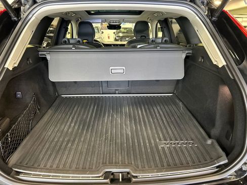 Certified 2023 Volvo XC60 B5 Ultimate w/ Climate Package AWD/4WD image 27