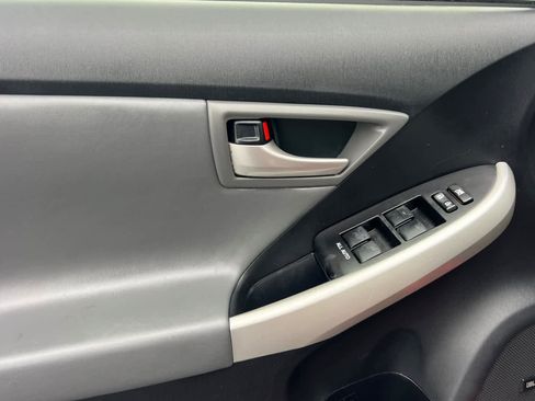 Used 2013 Toyota Prius Four image 12