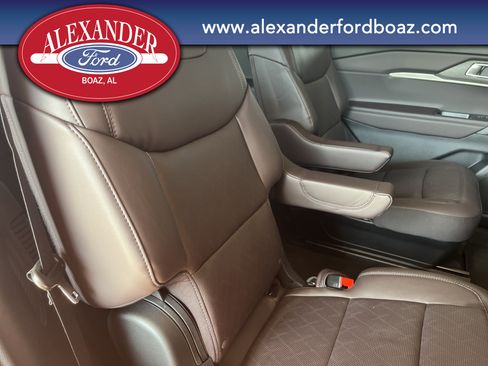 New 2026 Ford Explorer Platinum RWD image 19