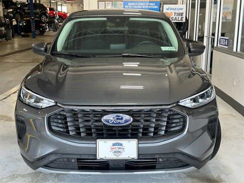 New 2025 Ford Escape Active w/ Cold Weather Package image 2