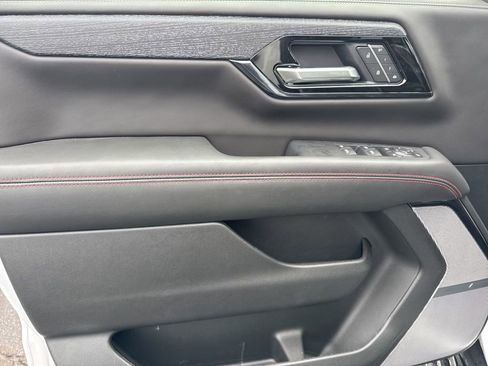 Used 2025 GMC Yukon AT4 Ultimate image 14