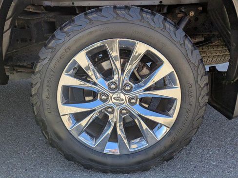 Used 2015 Ford F150 Platinum w/ Equipment Group 701A Luxury AWD/4WD image 29