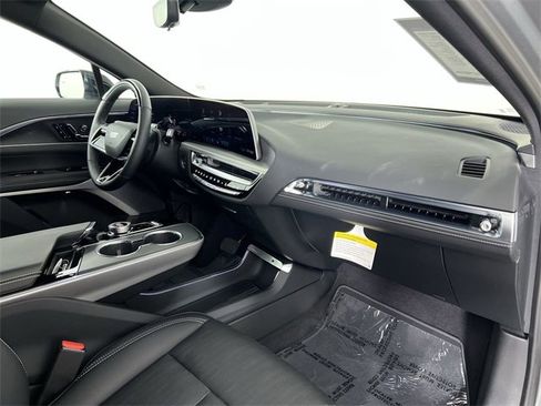 Used 2025 Cadillac Lyriq Luxury image 30