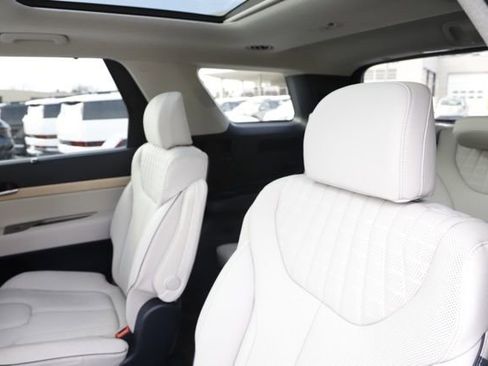 Used 2025 Hyundai Palisade Limited AWD/4WD image 17