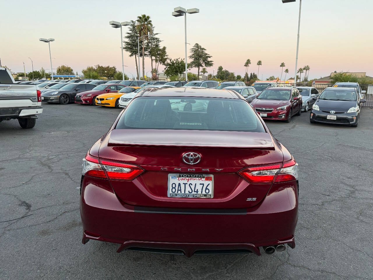 Used 2018 Toyota Camry SE FWD image 6