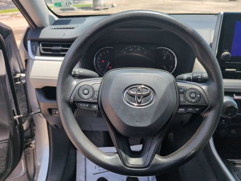 Used 2025 Toyota RAV4 XLE FWD image 16