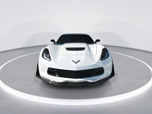 Used 2015 Chevrolet Corvette Z06 w/ 3LZ Preferred Equipment Group image 3