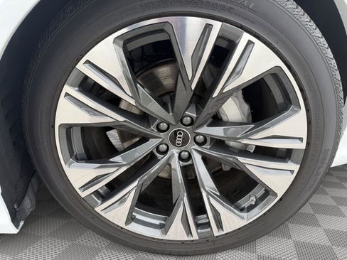 New 2026 Audi Q8 Premium Plus image 9