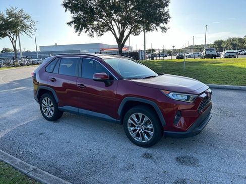 Used 2021 Toyota RAV4 XLE Premium FWD image 8