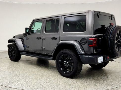 Used 2025 Jeep Wrangler Unlimited Sahara AWD/4WD image 7