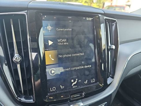 Used 2019 Volvo XC60 T6 Momentum w/ Multimedia Package AWD/4WD image 17