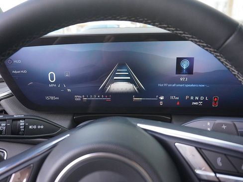 Used 2025 Buick Enclave Preferred w/ Power Package image 51