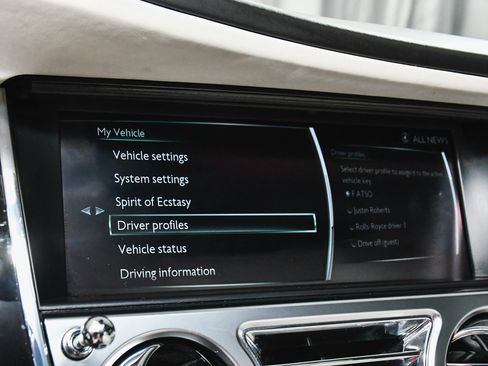 Used 2018 Rolls-Royce Ghost image 26