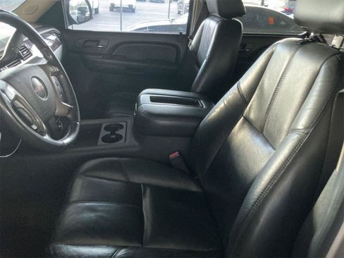 Used 2009 GMC Yukon XL SLT w/ Preferred Package RWD image 9