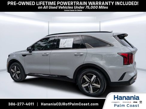 Used 2023 Kia Sorento EX w/ Panoramic Sunroof Package FWD image 5
