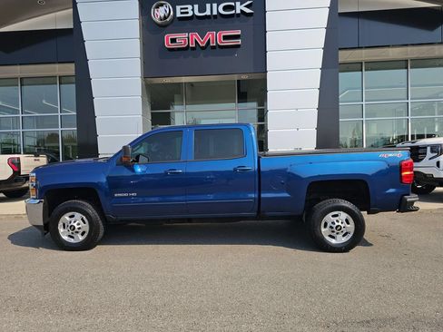Used 2016 Chevrolet Silverado 2500 LT w/ LT Convenience Package AWD/4WD image 4