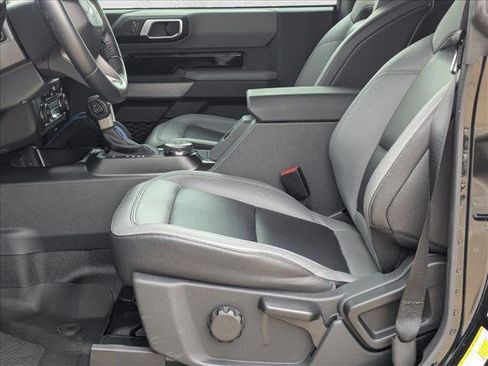 Used 2023 Ford Bronco Black Diamond w/ Sasquatch Package image 17