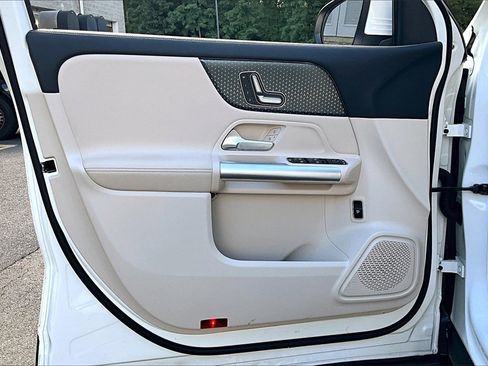 Used 2025 Mercedes-Benz GLA 250 4MATIC image 18