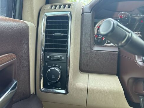 Used 2018 RAM 2500 Laramie image 18