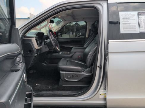 Used 2022 Ford Expedition XLT RWD image 10