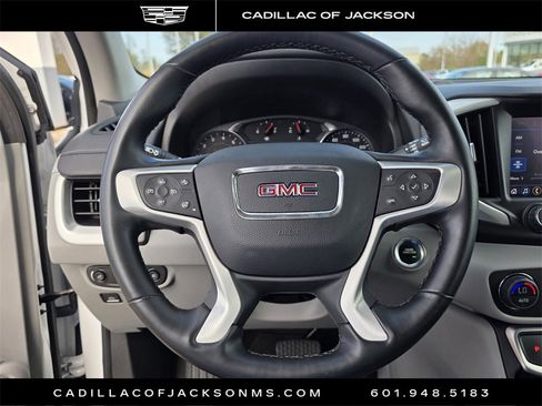 Used 2024 GMC Terrain SLT image 21