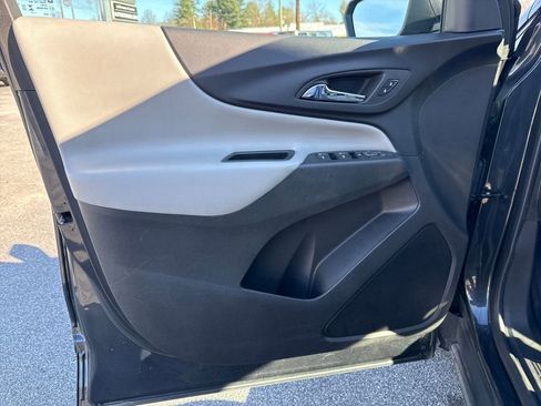 Used 2023 Chevrolet Equinox LT image 11