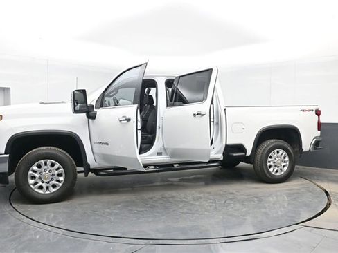 Used 2023 Chevrolet Silverado 2500 LTZ image 54