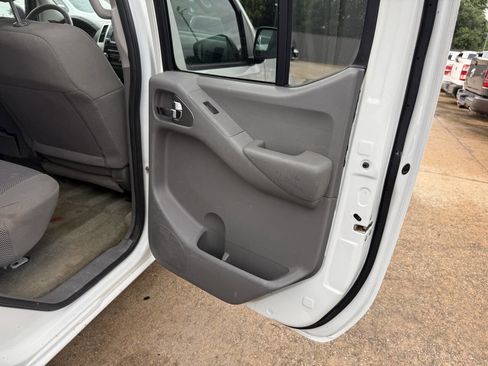 Used 2017 Nissan Frontier SV RWD image 16