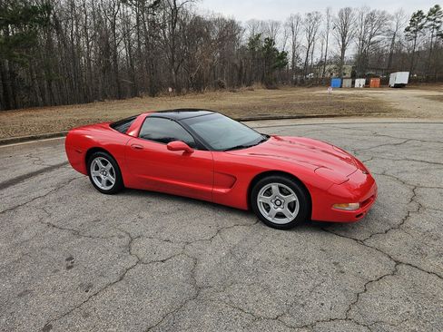 Used 1997 Chevrolet Corvette Coupe w/ Memory Pkg image 4