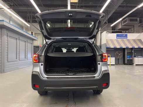 Certified 2025 Subaru Outback Premium w/ Popular Package #1A image 9