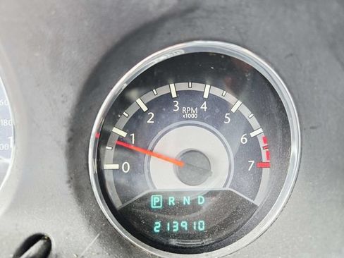 Used 2013 Chrysler 200 Limited FWD image 12