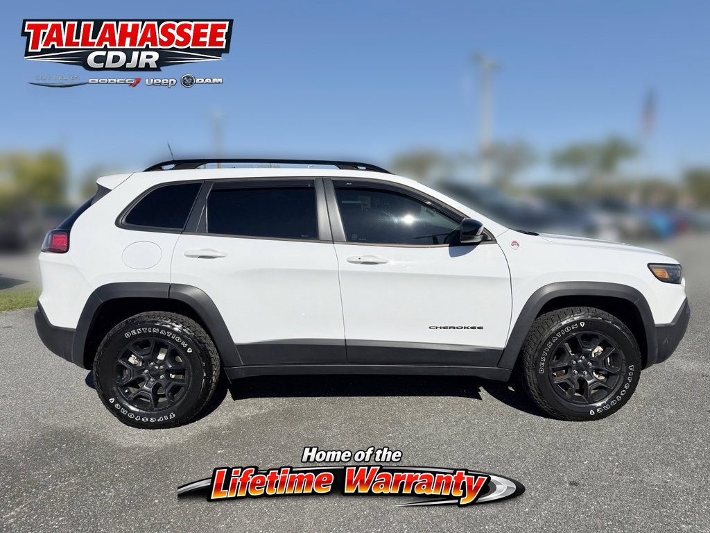 Used 2022 Jeep Cherokee Trailhawk w/ Comfort/Convenience Group AWD/4WD image 2