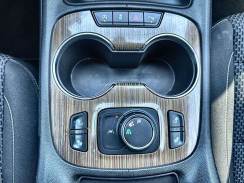 Certified 2023 GMC Acadia SLE w/ Driver Convenience Package image 34