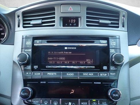 Used 2011 Toyota Avalon Limited FWD image 16
