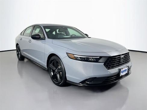 Used 2023 Honda Accord Sport image 8