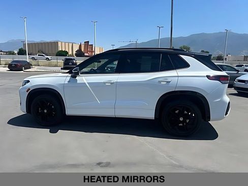 Used 2025 Volkswagen Tiguan SE R-Line AWD/4WD image 6