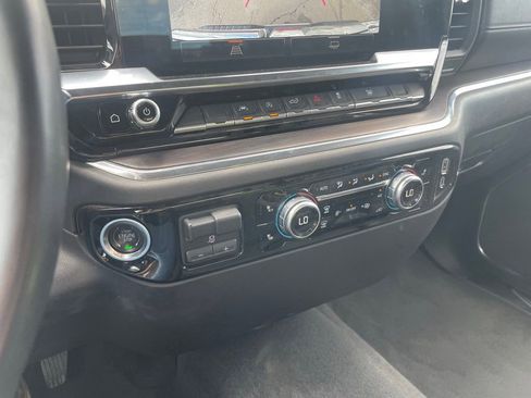 Used 2025 GMC Sierra 1500 SLT RWD image 18