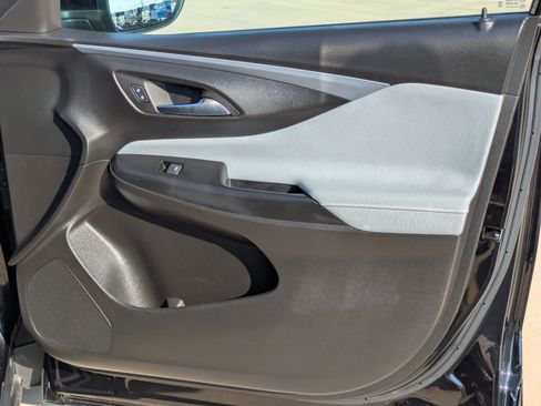 Used 2024 Buick Envista Preferred image 28