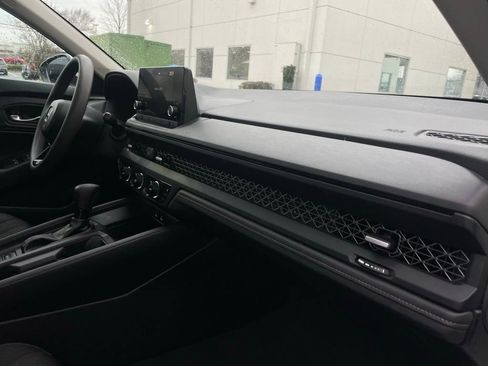 Certified 2024 Honda Accord EX image 33