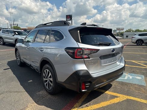 Used 2022 Subaru Outback Premium image 10