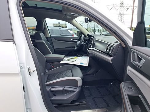 New 2026 Volkswagen Atlas Peak Edition AWD/4WD image 17