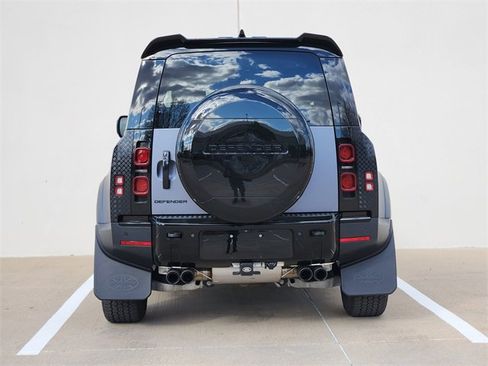Used 2024 Land Rover Defender 90 S image 6