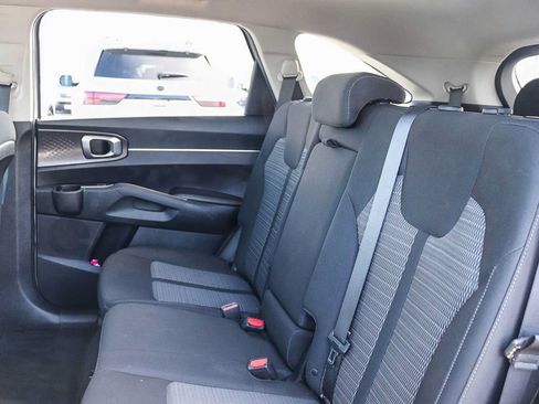 Used 2022 Kia Sorento LX FWD image 18