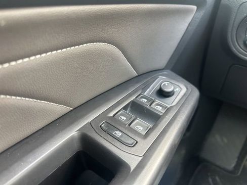 Used 2023 Volkswagen Atlas SE FWD image 29