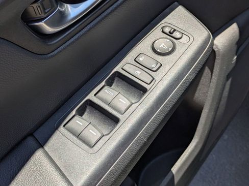 Used 2025 Honda CR-V LX image 13