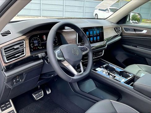 Certified 2026 Volkswagen Atlas SEL Premium R-Line image 14